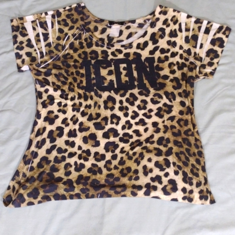 ⭐2 for$15⭐ graphic tee with cut-out back